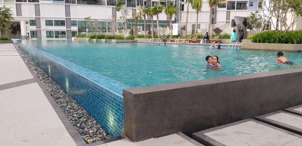 Q Suite At I-City Shah Alam Exterior photo
